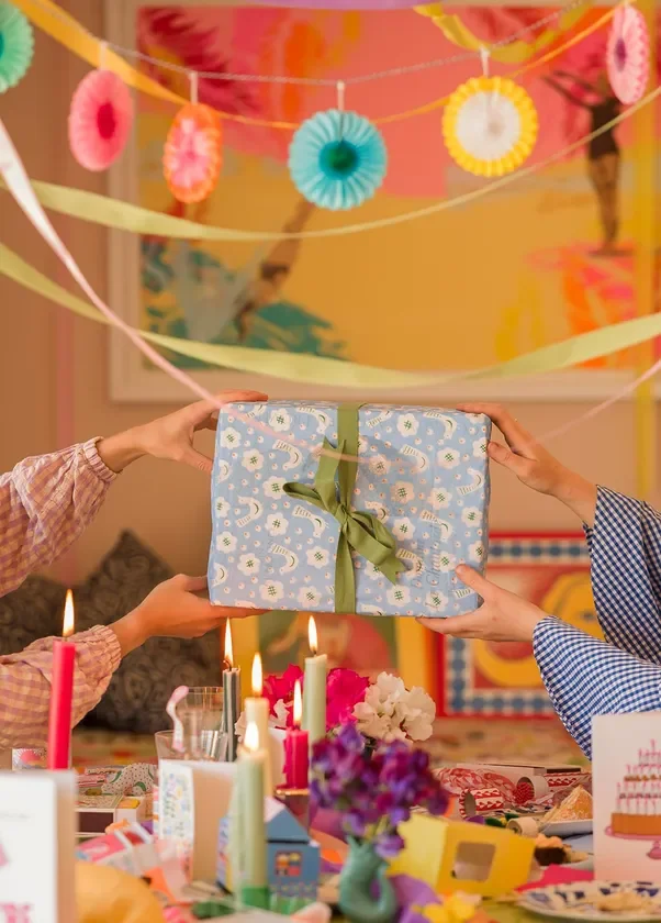 誕生日プレゼントと飾り付け