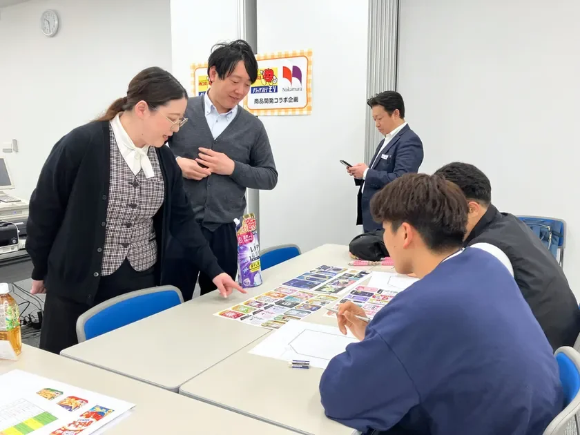 パッケージデザイン作成の様子