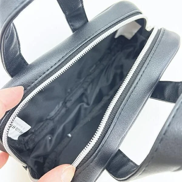 ペンケースを開いた状態