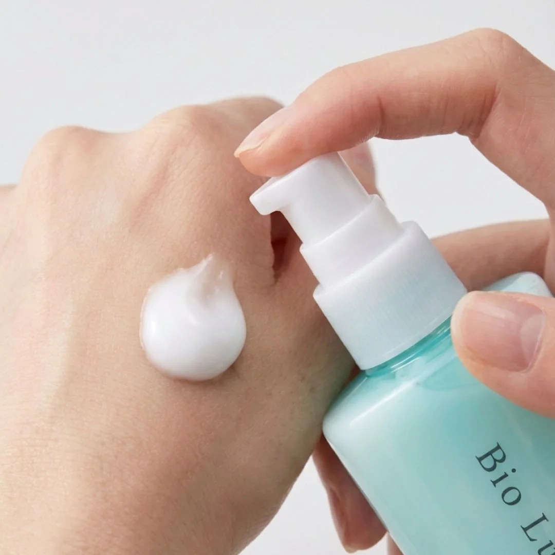 スキンケア製品の使用シーン