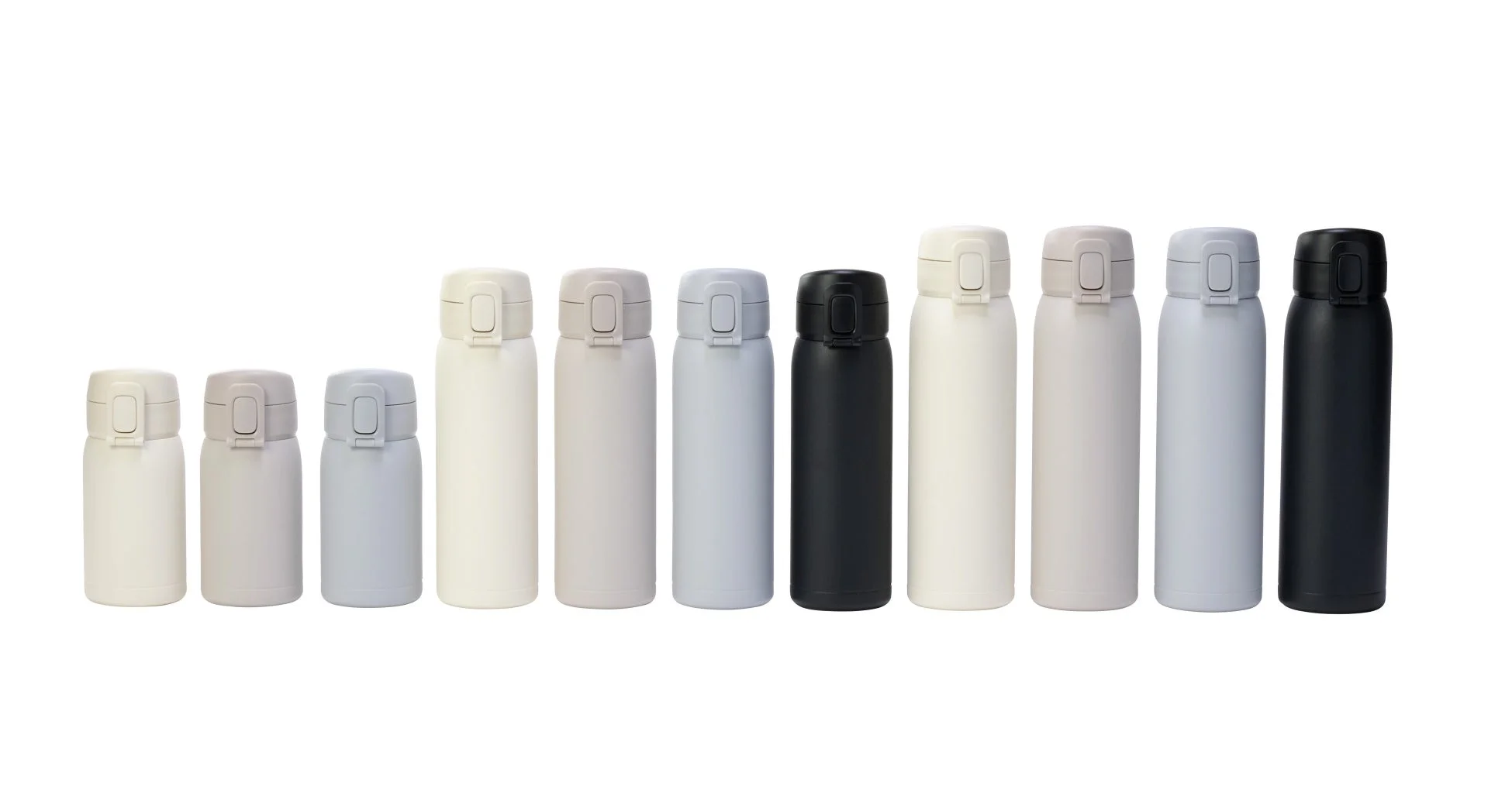 複数のサイズと色のマグボトル