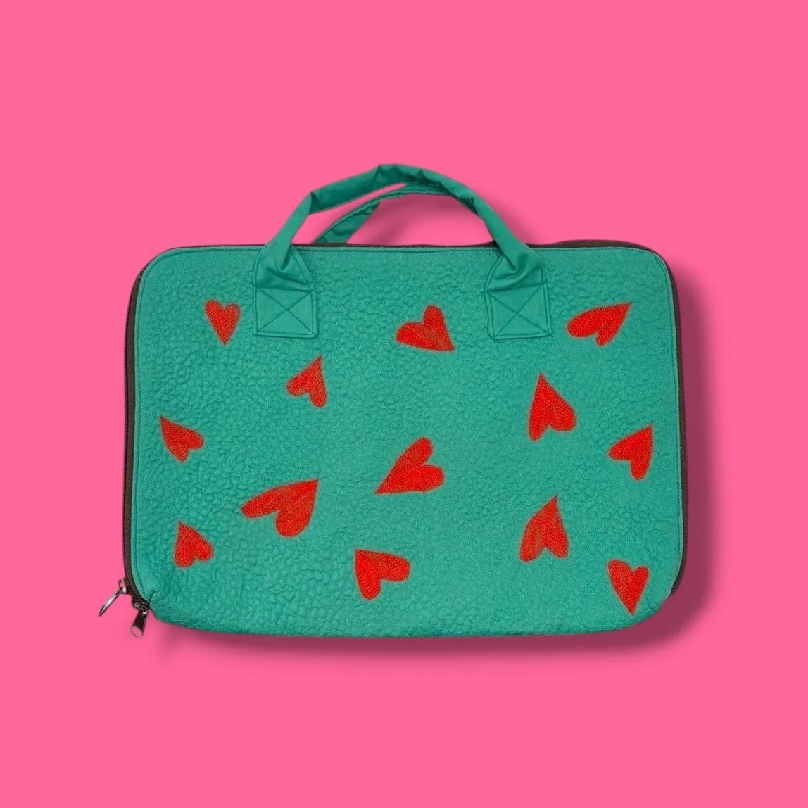 東ティモールのエシカルブランドのアイテム（PCケース）