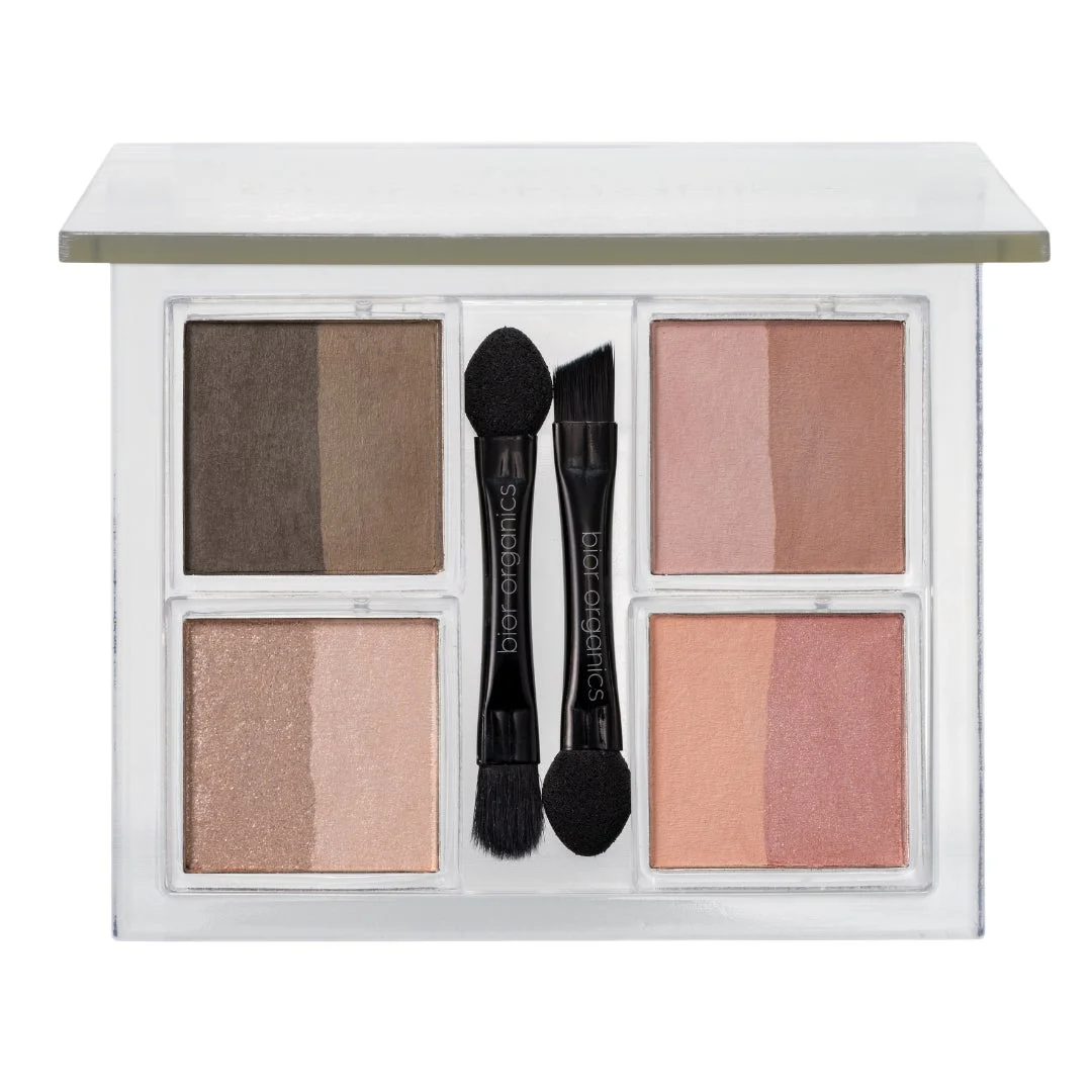 ブラウン系、ピンク系など様々な色合いのシャドウが複数セットされたアイシャドウパレット