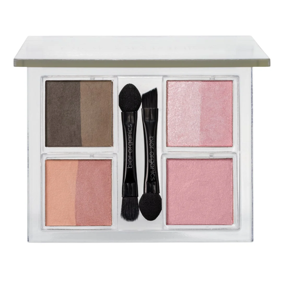 ブラウン、ピンク、ピーチ系のアイシャドウやチークがセットになったメイクアップパレット