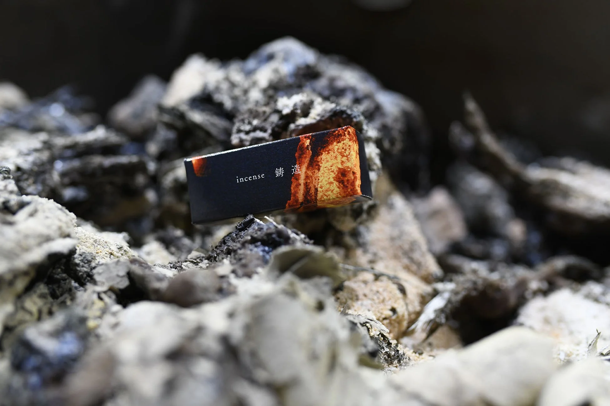 お香,線香,香炉,灰,仏具,アロマ,瞑想,リラックス,和風,伝統