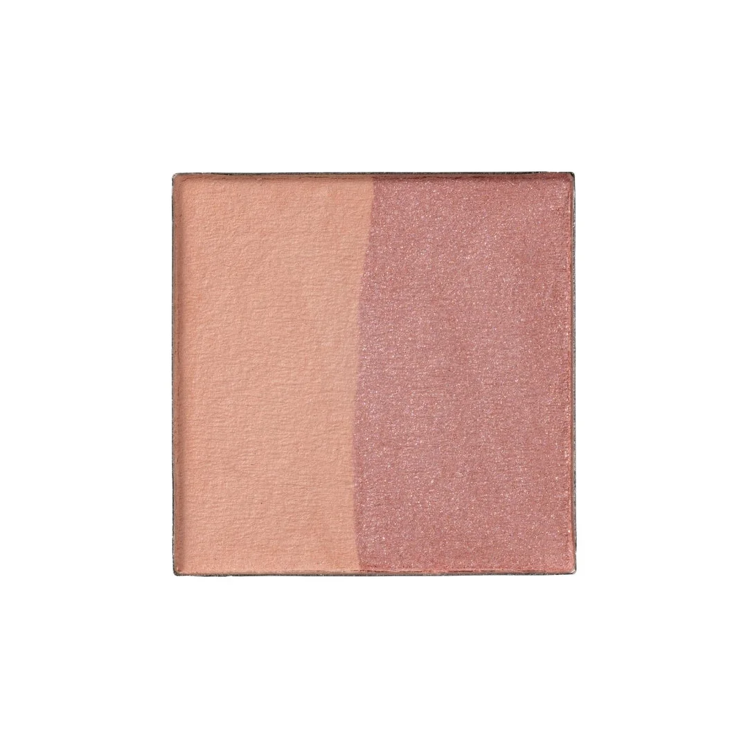 ピンクベージュとラメ入りローズピンクの2色で構成されたコンパクトな化粧品