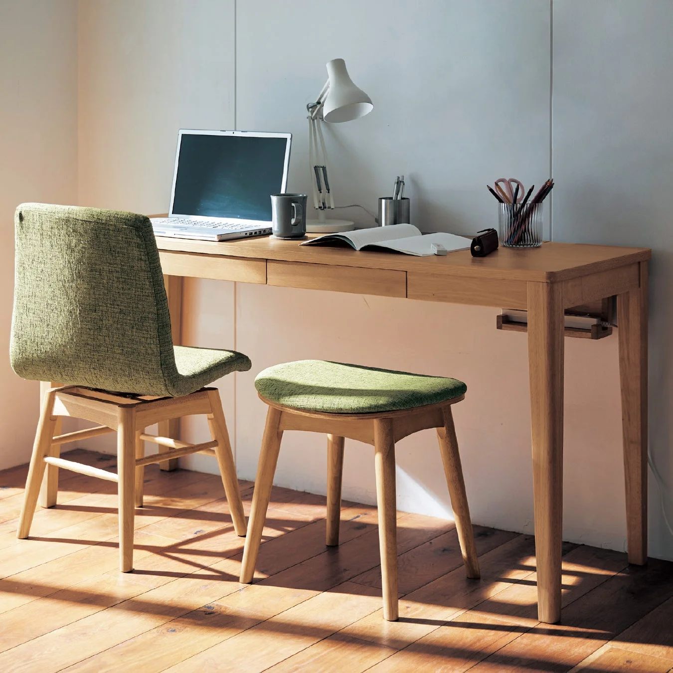 奥行選べるパソコンデスク