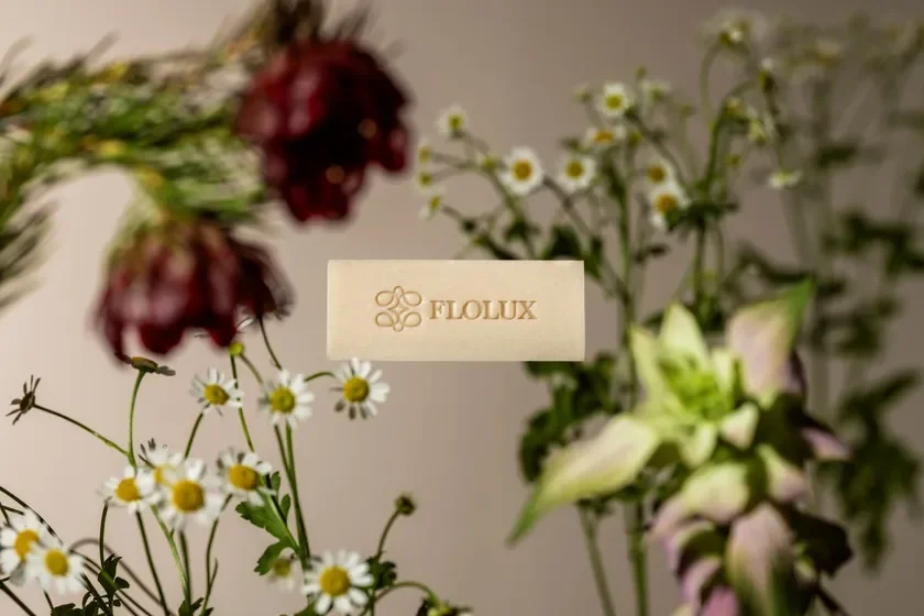 FLOLUX石鹸と花