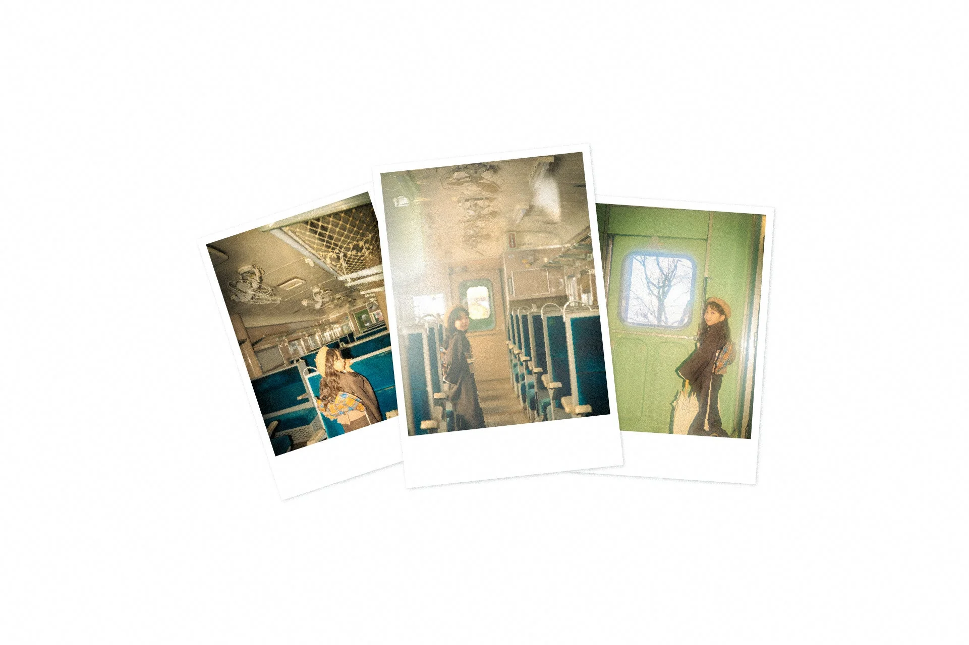 インスタント写真3枚、列車内での人物