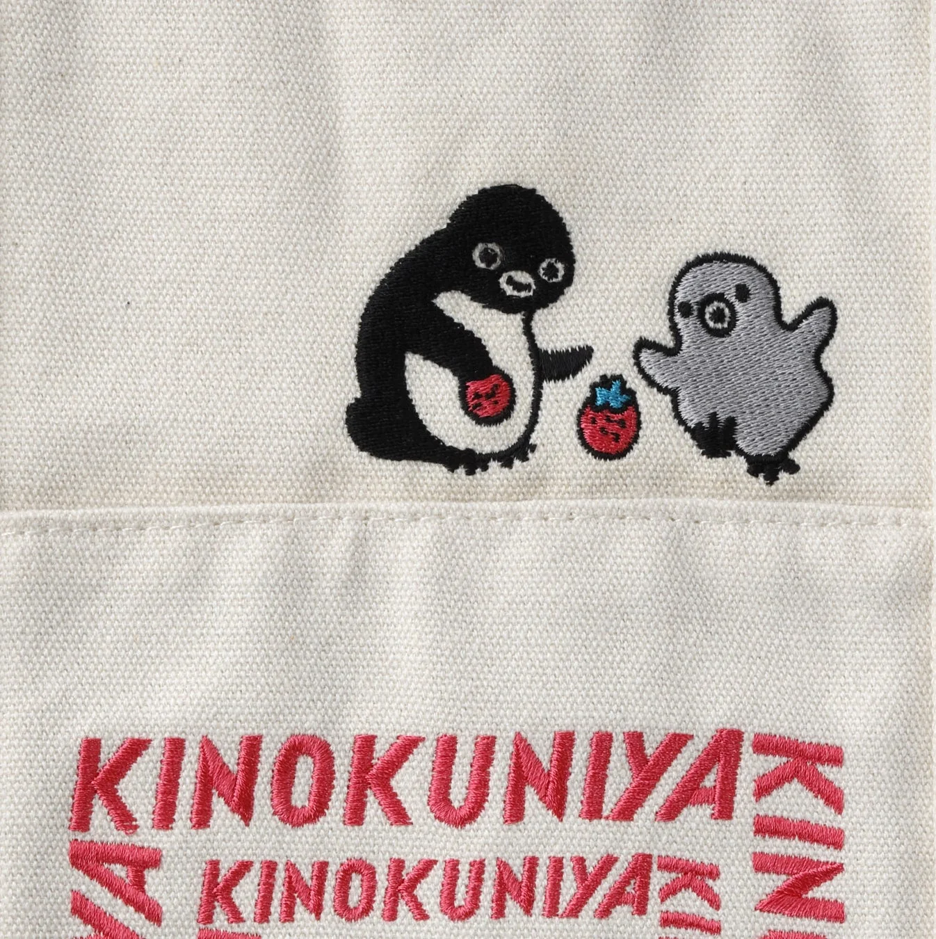 ペンギンといちごの刺繍