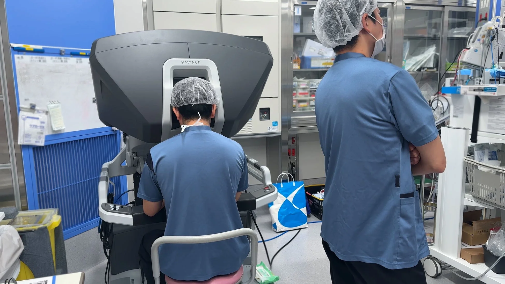 手術室でのロボット手術の様子