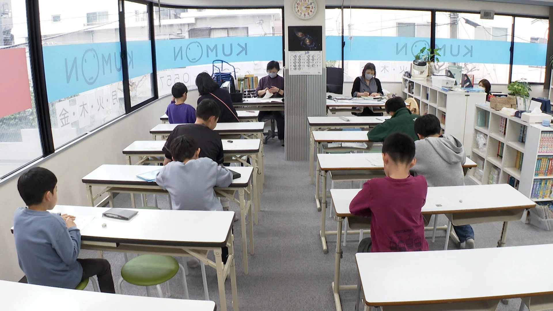 公文式教室の子供たち