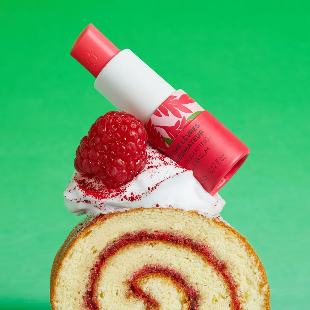 ジンジャールージュのリップバームとロールケーキ、ラズベリー