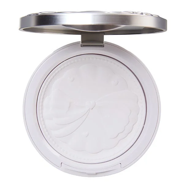 開いたクリアヴェールセッティングパウダーとパフ