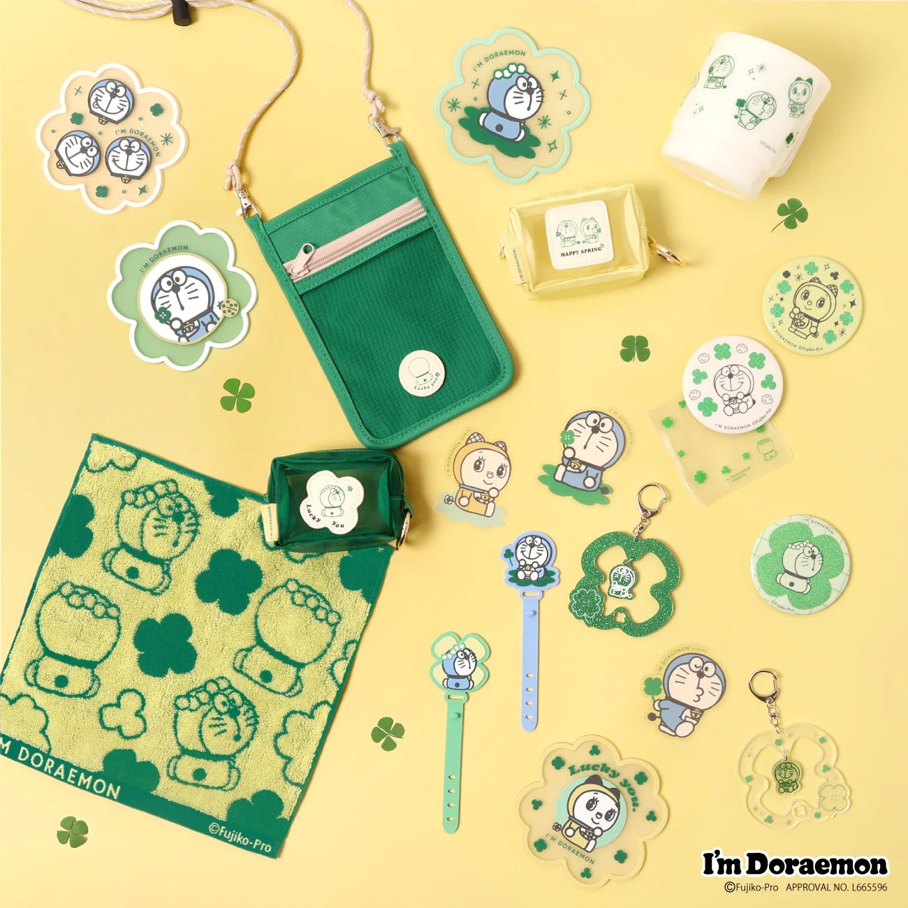 キラキラグリッターのキーホルダーや透け感のあるラバーコースター