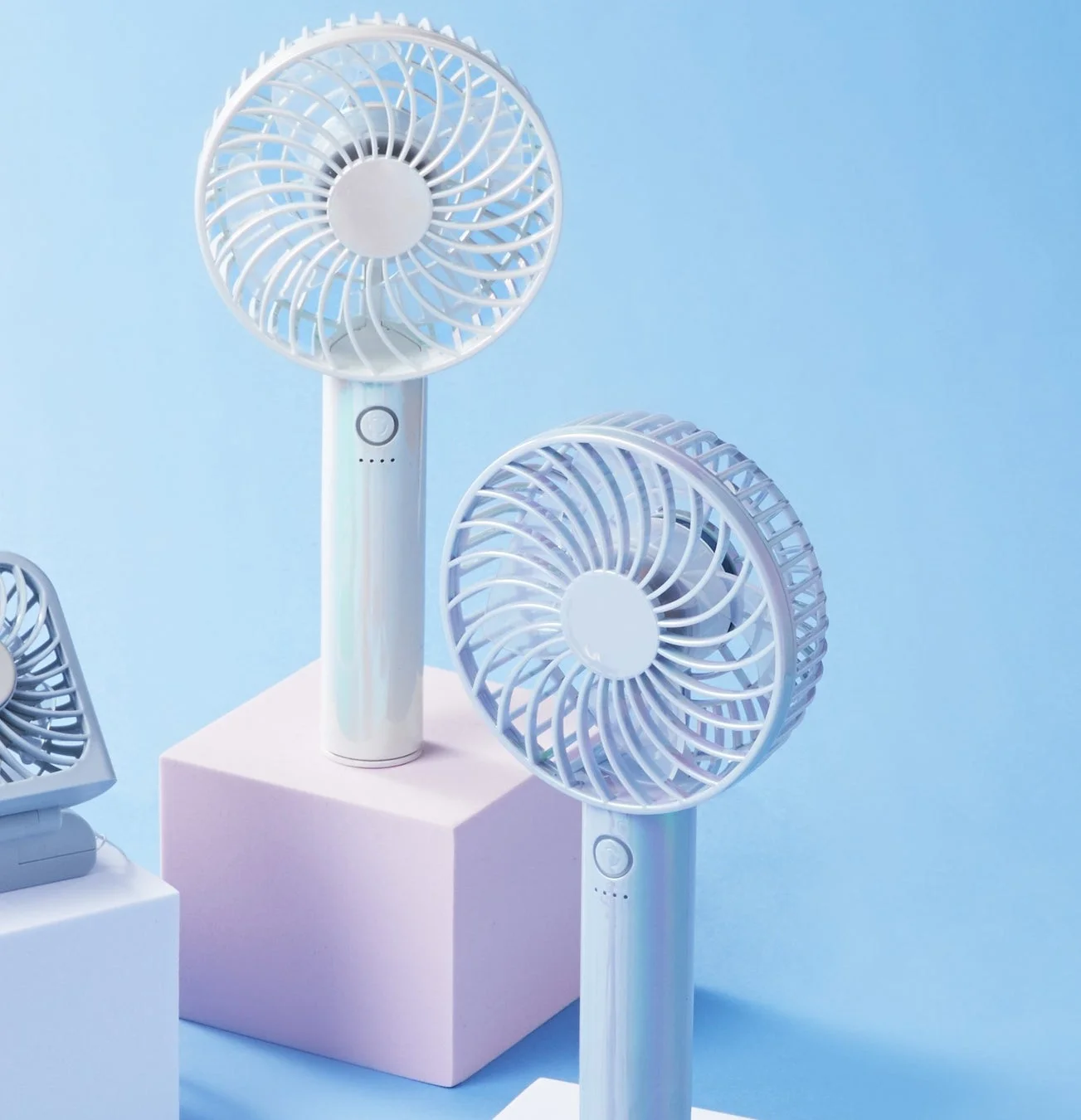 パステルカラーの携帯扇風機