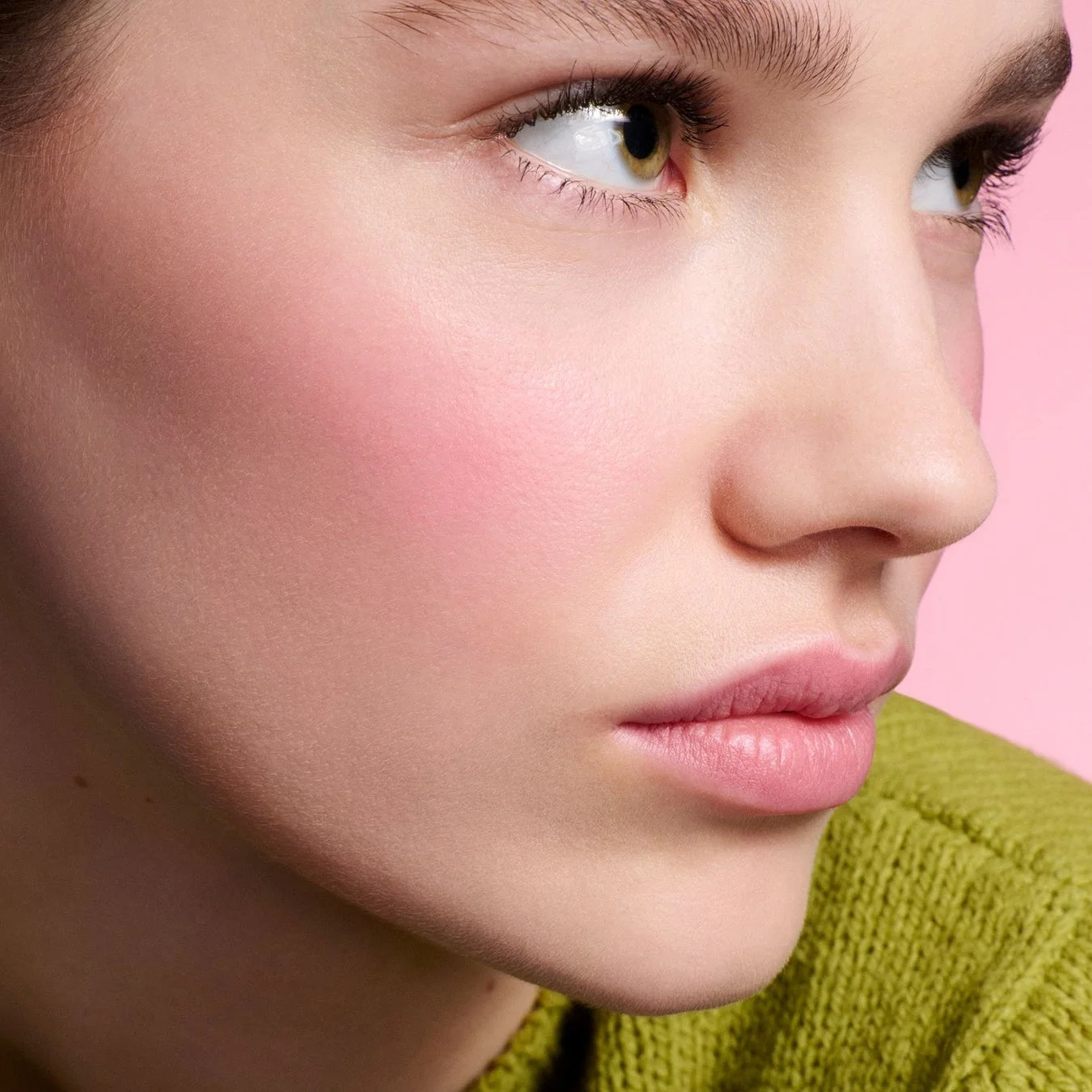 チークとリップメイク