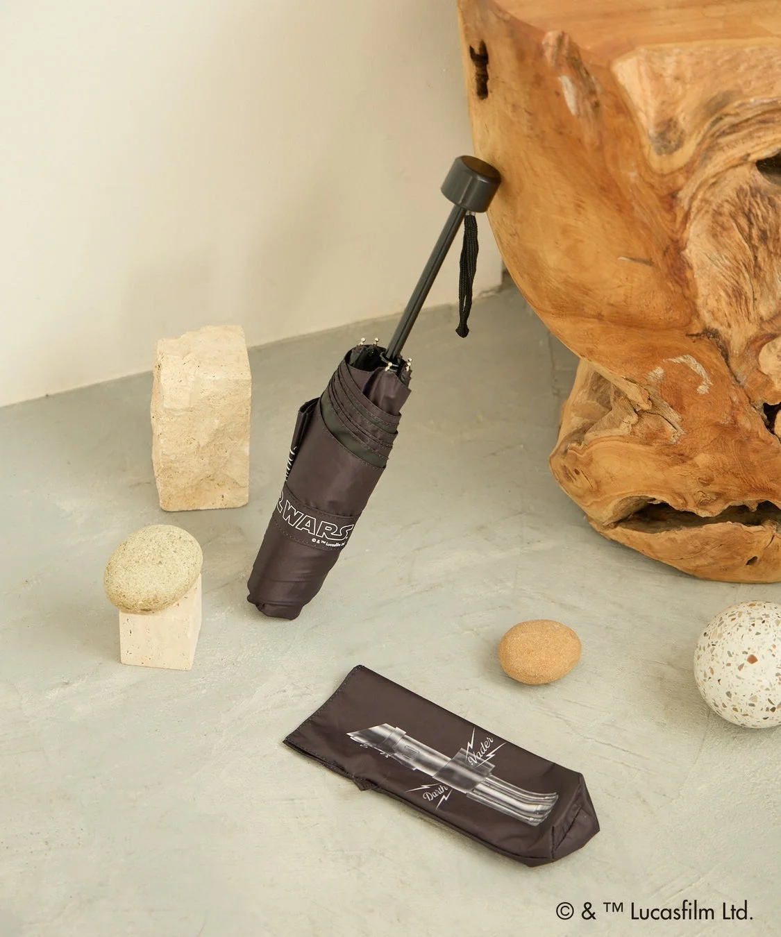 折りたたみ傘,スター・ウォーズ,ダース・ベイダー,ライトセーバー,映画グッズ,キャラクター,ブラウン,小物,雨具,ファッション雑貨,デザイン,ミニマリスト