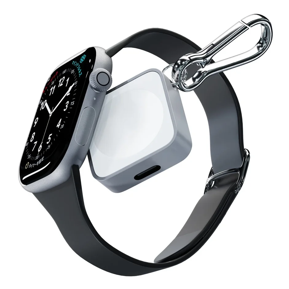 ホワイトの充電器とApple Watch