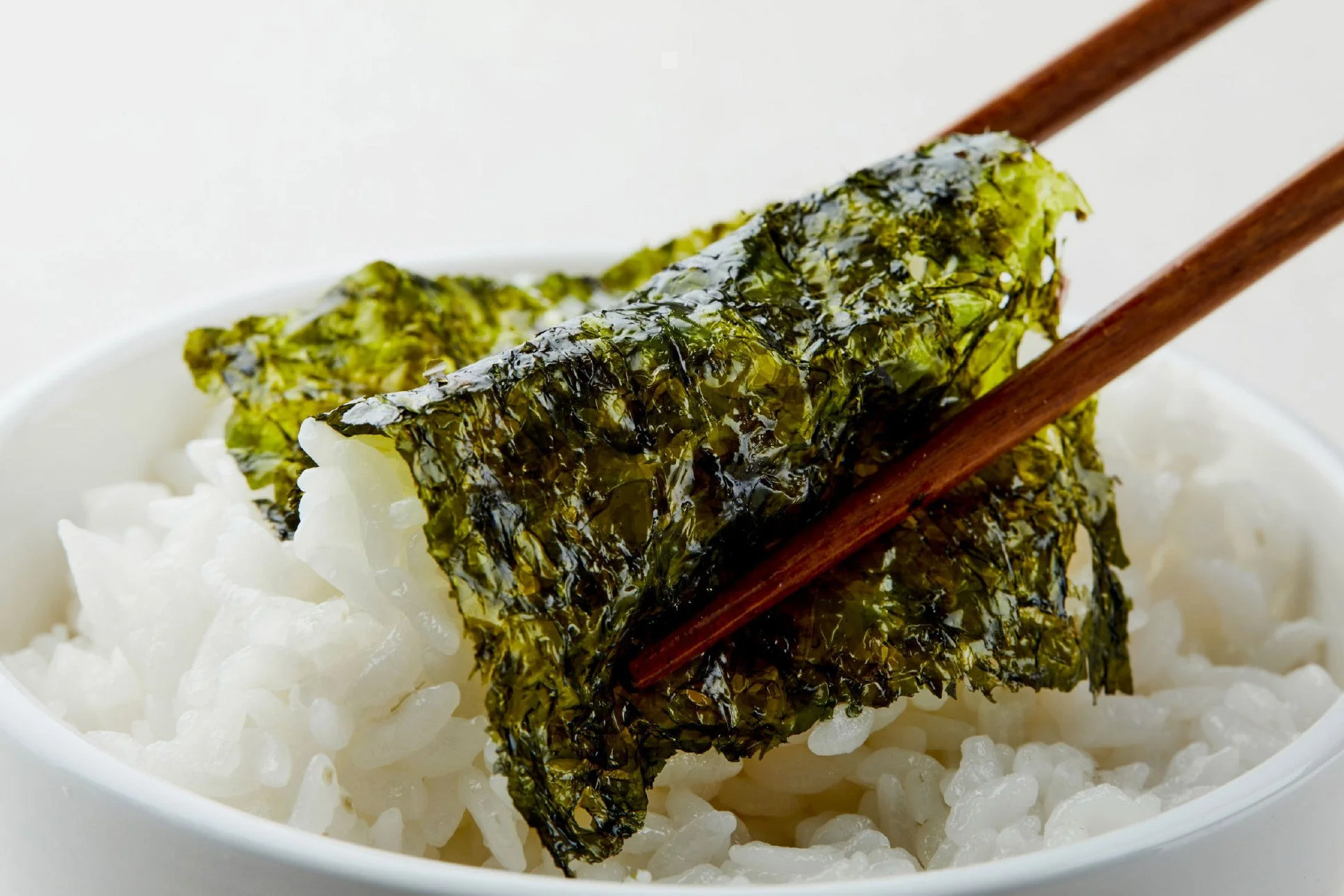 ご飯と海苔のクローズアップ
