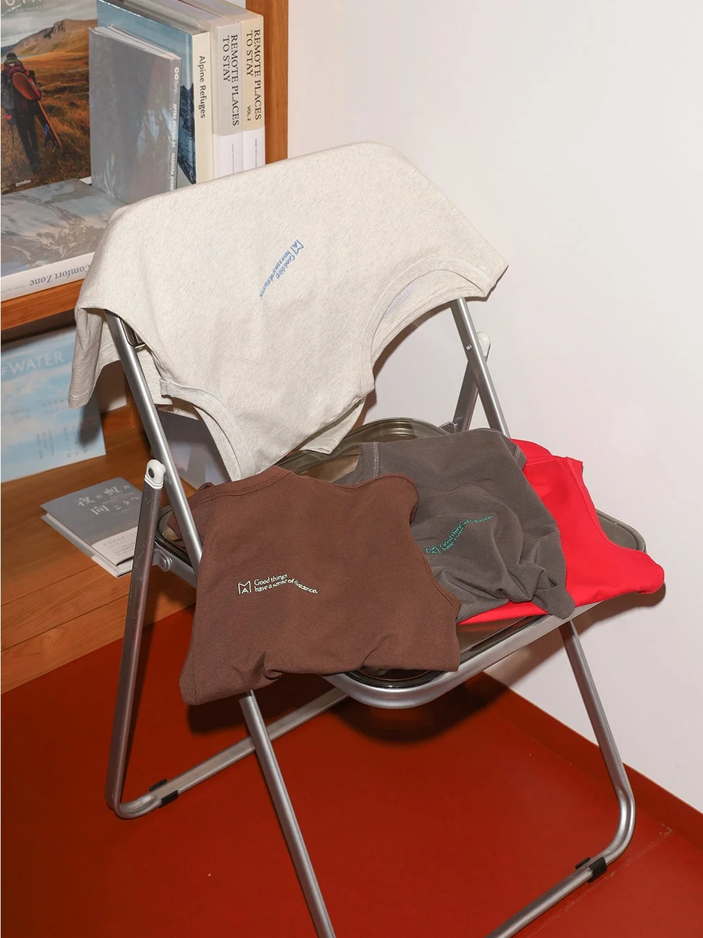 ウィメンズTシャツ