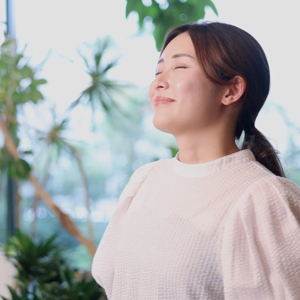 リラックスする女性