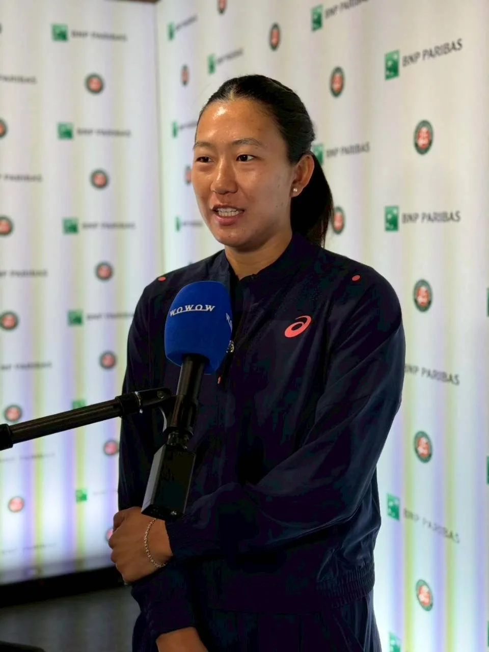 テニス、女子選手、インタビュー、WOWOW、BNPパリバ、アシックス、スポーツ、記者会見、笑顔、ローランギャロス