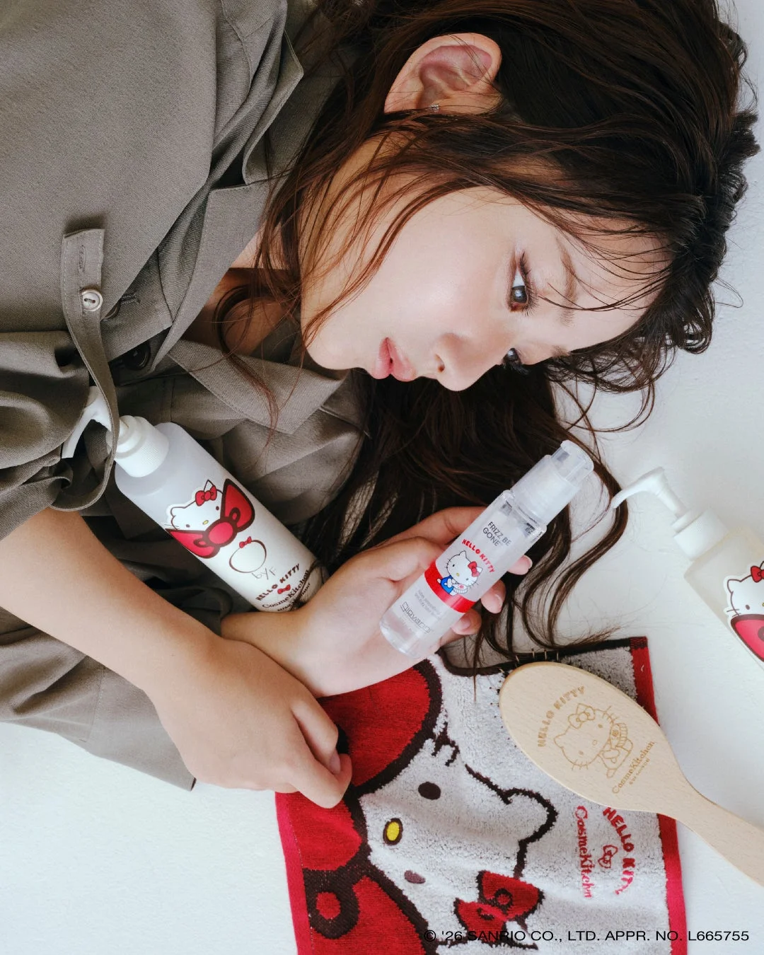 ハローキティとCosmeKitchenのコラボヘアケア製品