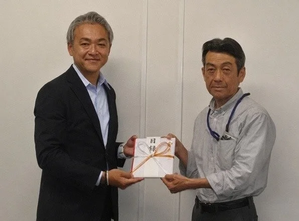 贈呈式の様子