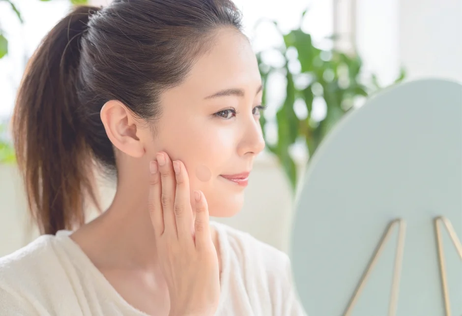 メイクのりを示す女性のイメージ