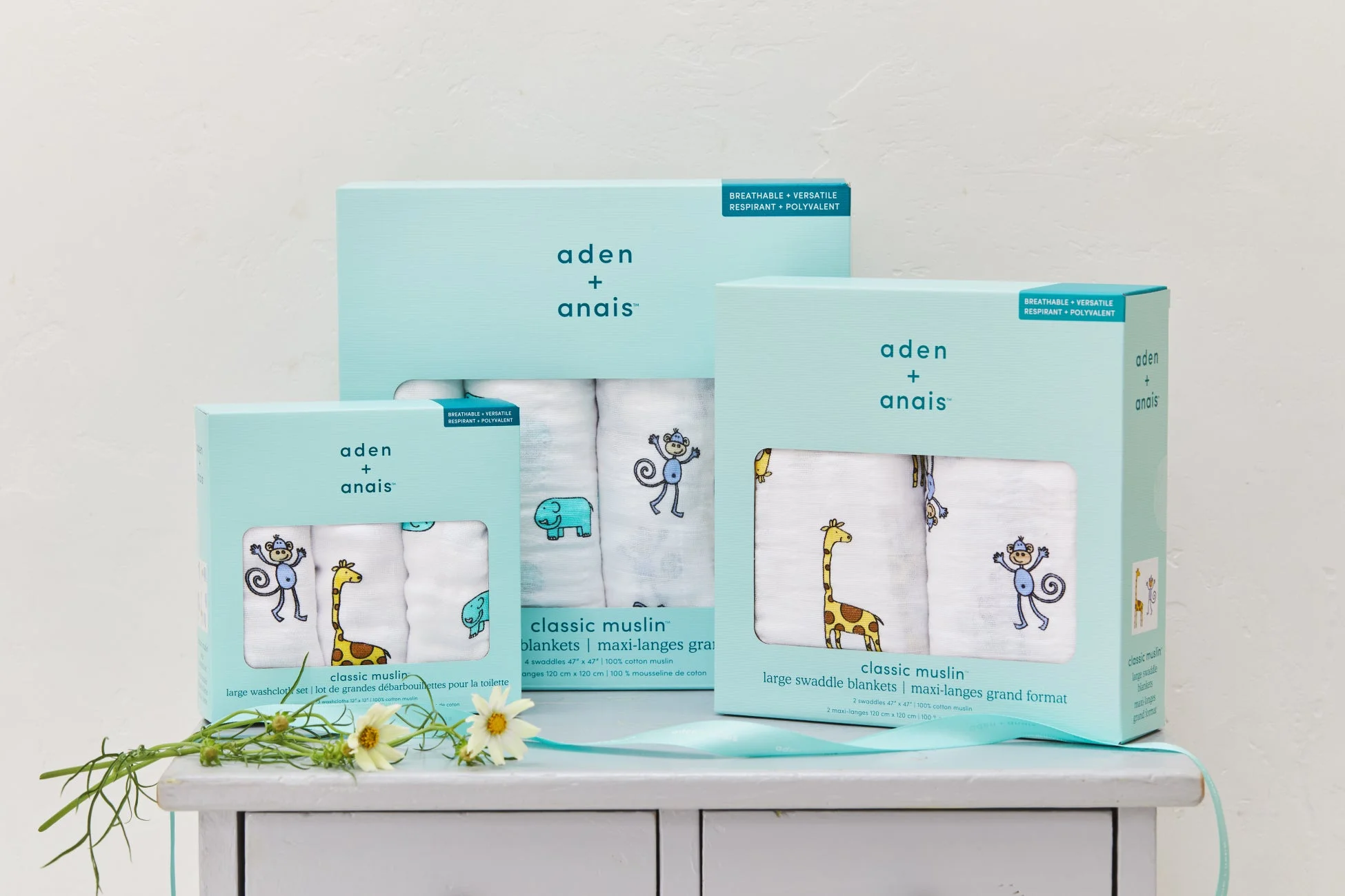 aden + anais™ ロゴと製品