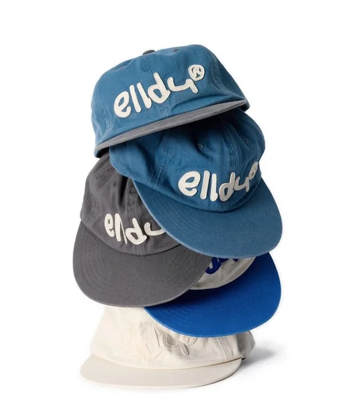 ellduのキャップの積み重ね