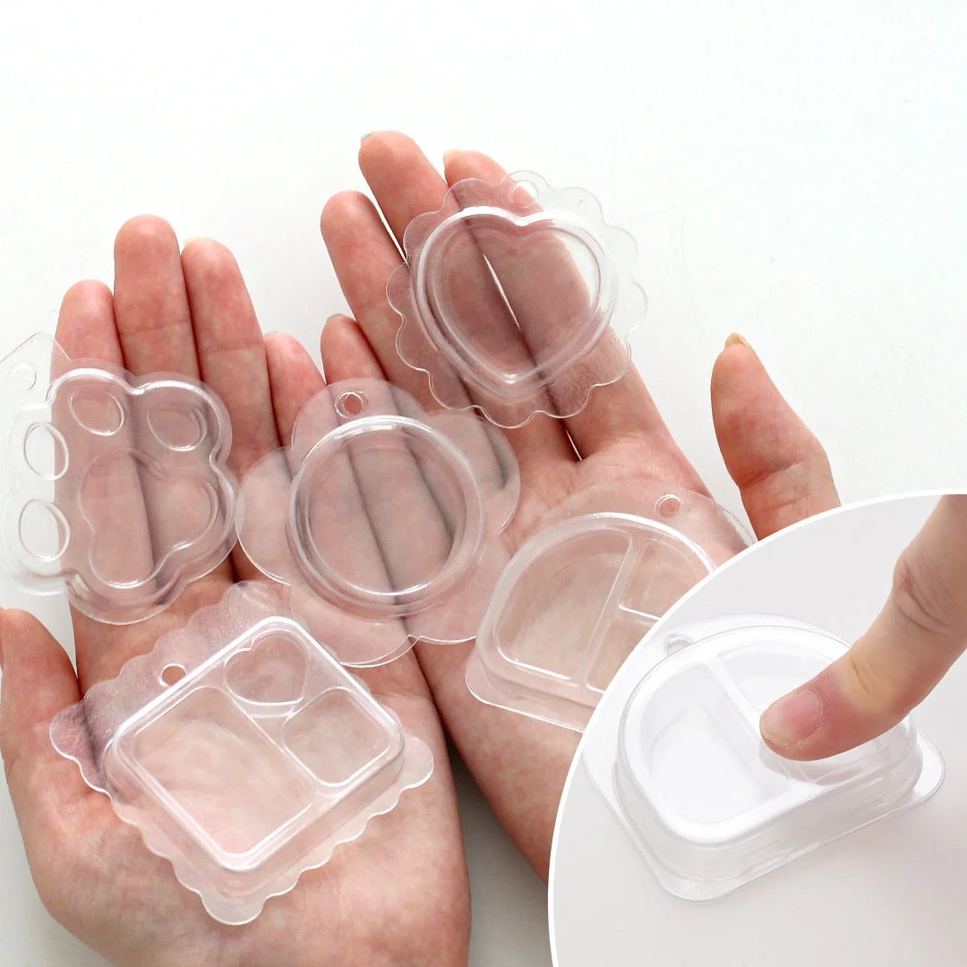 様々な形の透明なプラスチック製容器