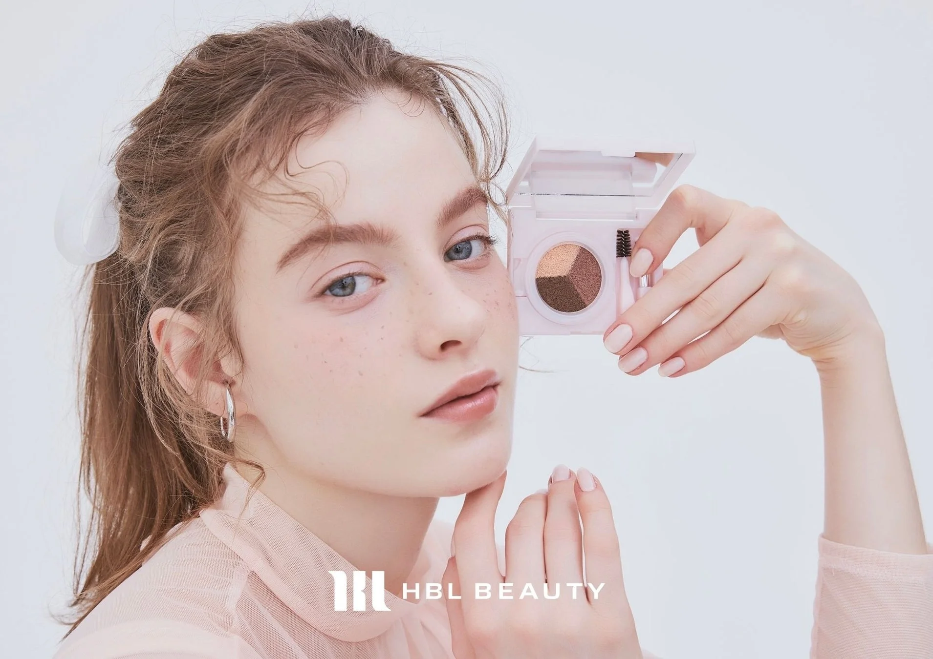 HBL BEAUTY 製品使用イメージ