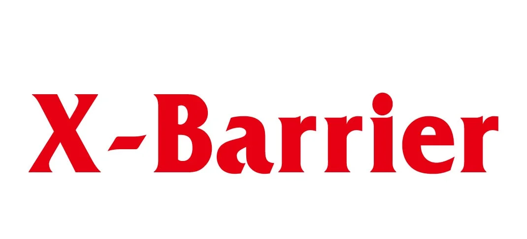 白背景に赤字で「X-Barrier」と書かれたロゴ画像