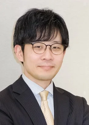 市原 真氏