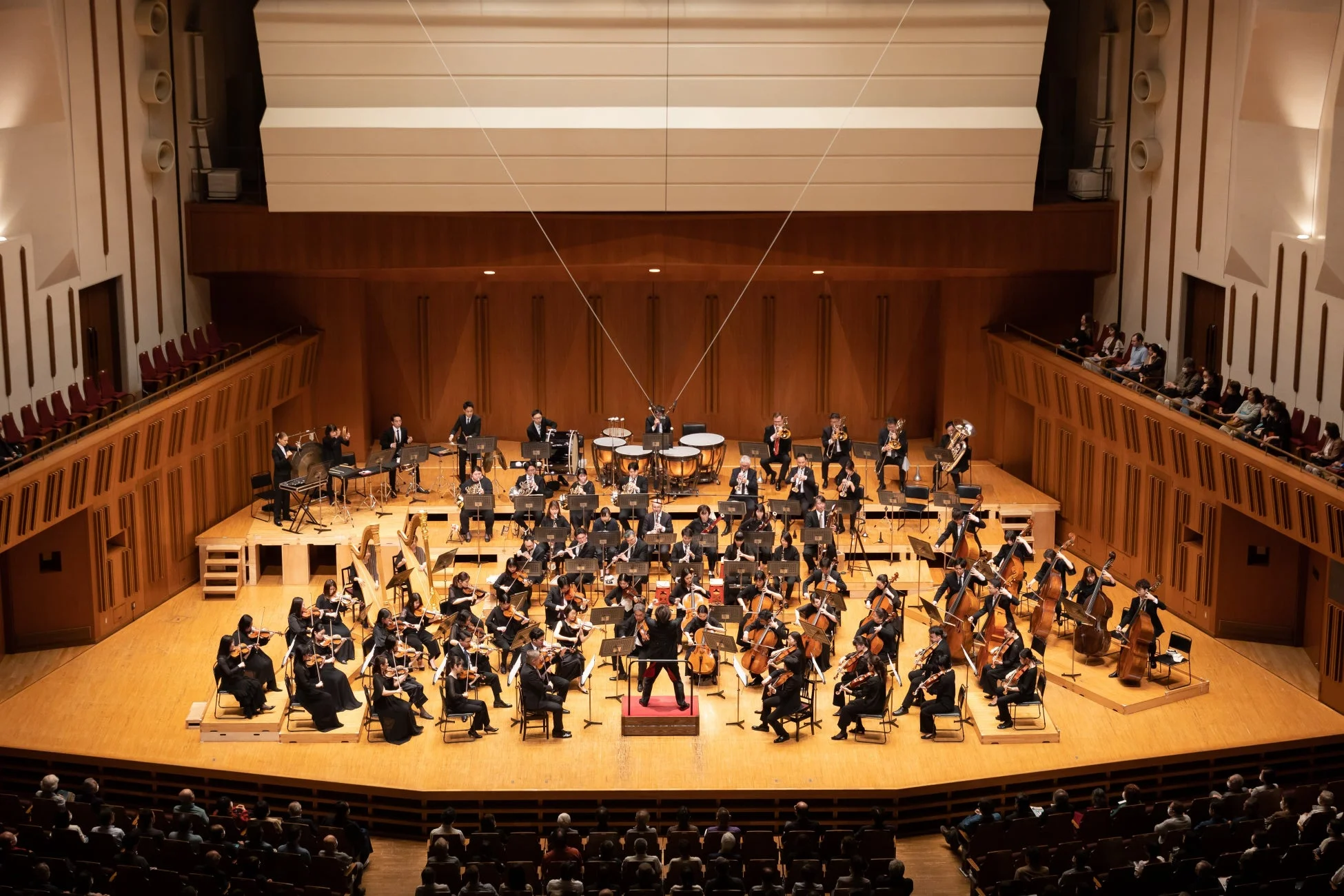 オーケストラの演奏風景